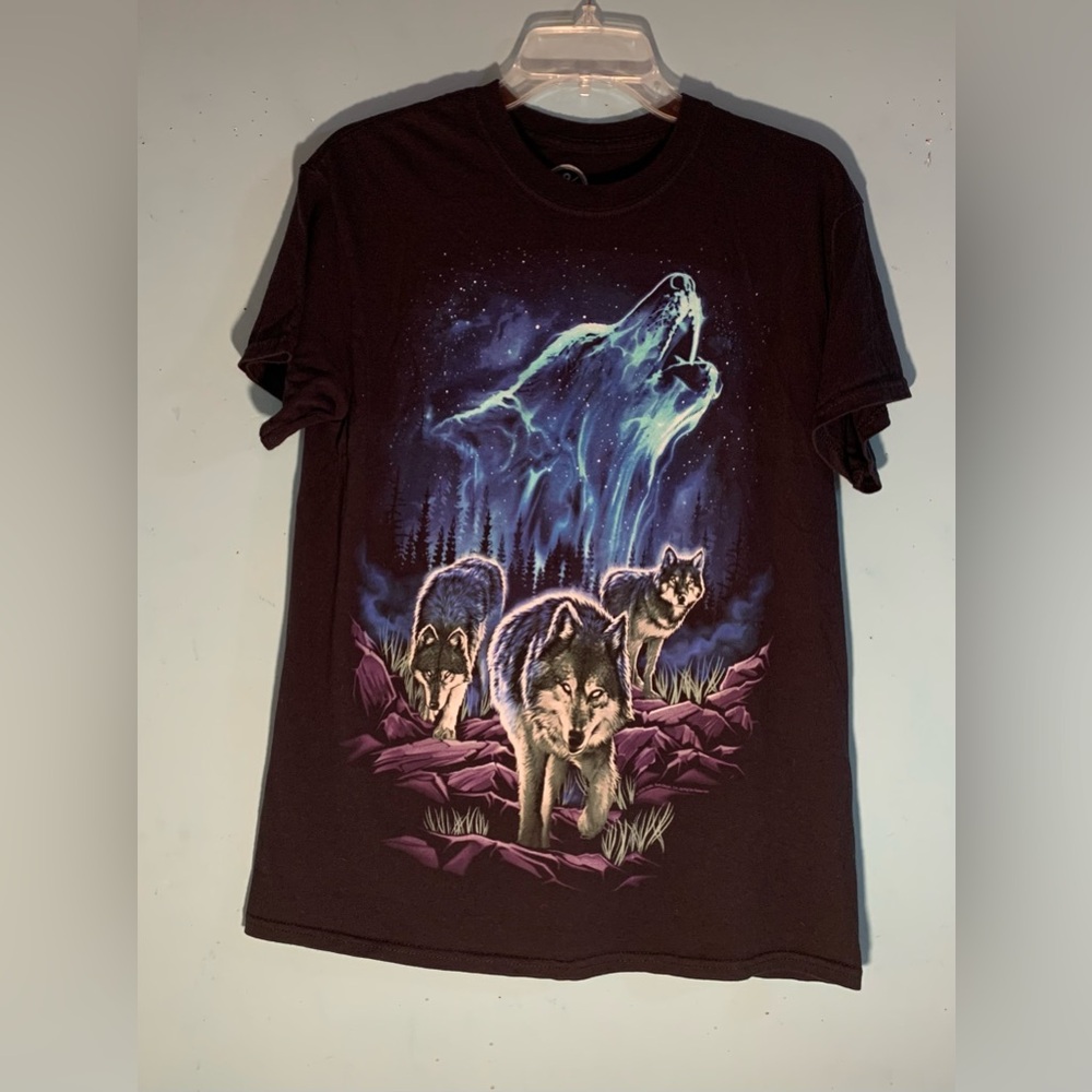 DOM brand retro style wolf graphic t-shirt, size M